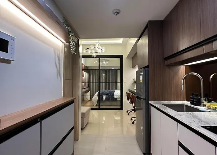 Luxury 3 At Park Mckinley West * Manila